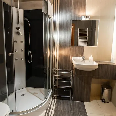 דירה Karkonosky - Huta Szkla שצ'קלארסקה פוראובה