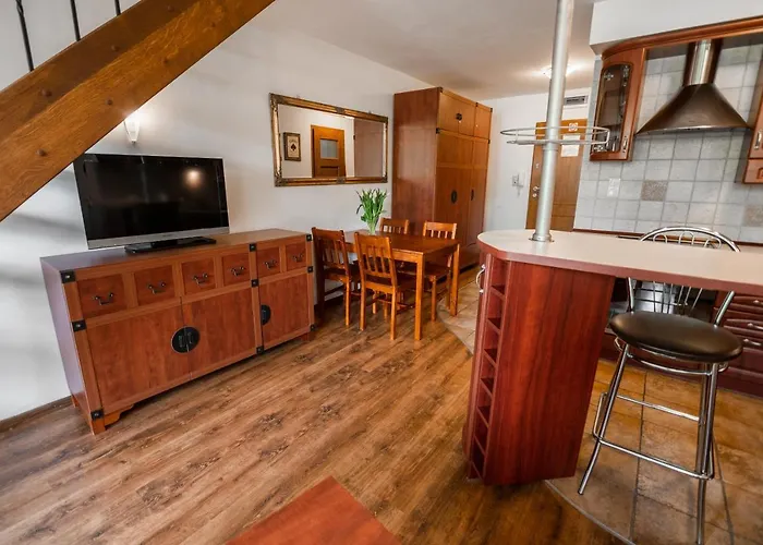 Karkonosky - Huta Szkla * שצ'קלארסקה פוראובה