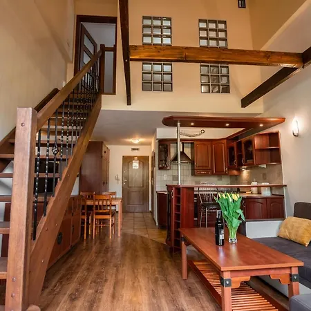 Karkonosky - Huta Szkla شكلارسكا بوريبا